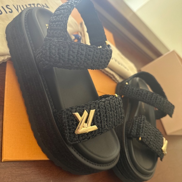 Louis Vuitton Cordoba Flat Comfort Sandal - Picture 7 of 9
